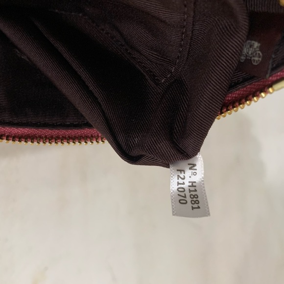 BNWOT Coach Leather Wristlet - Picture 4 of 10